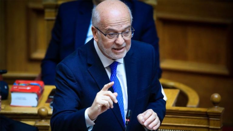 Θεσμικό μέτωπο: Ο Φλωρίδης υπερασπίζεται Τζαβέλλα και «νυχτερινή τροπολογία» – Πολιτική σύγκρουση