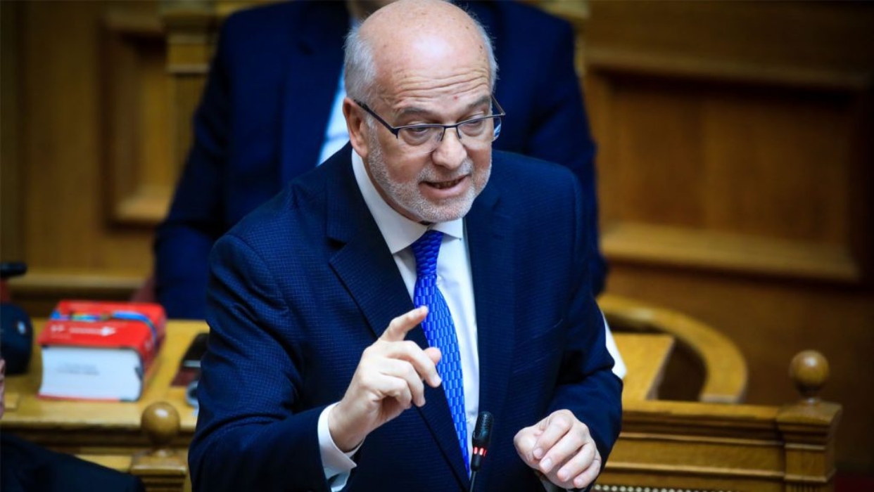 Θεσμικό μέτωπο: Ο Φλωρίδης υπερασπίζεται Τζαβέλλα και «νυχτερινή τροπολογία» – Πολιτική σύγκρουση
