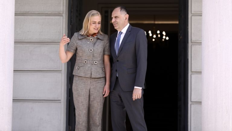 Από τη Βαλτική έως το Αιγαίο: Η Ελλάδα προειδοποιεί ότι η Ευρώπη βρίσκεται πλέον σε υβριδικό πόλεμο