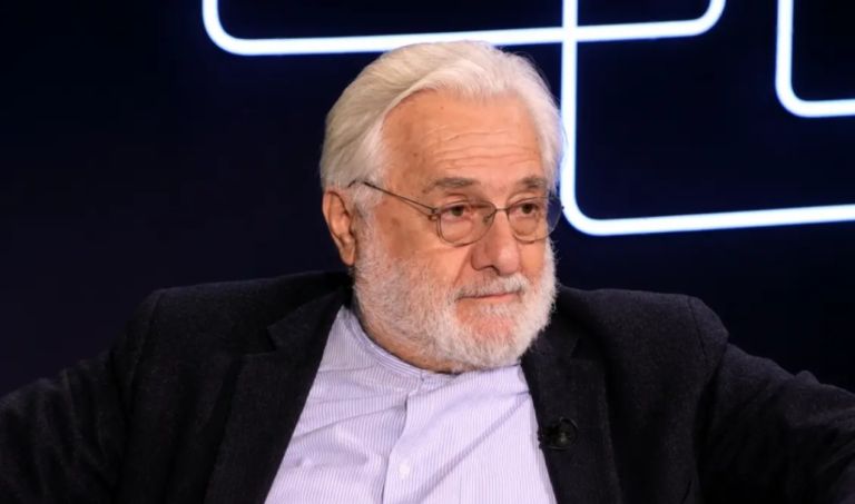 Σμαραγδής για Θεόδωρο Κολοκοτρώνη: “Ήταν κλέφτης, μισθοφόρος και με τα σημερινά δεδομένα μπράβος”