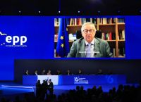 Αποθέωσε τον Μητσοτάκη ο Γιούνκερ: “Έβαλες ξανά την Ελλάδα στην καρδιά της Ευρώπης”