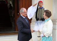 Πριγκίπισσα Άννα: Η επίσκεψη στην Ελλάδα, ο ΠτΔ και το γεύμα στο Κυκλαδικής Τέχνης