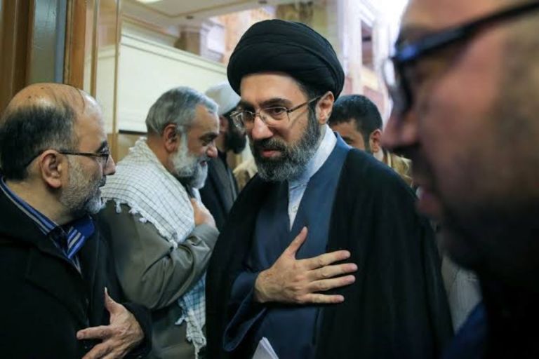 Ιράν: Μυστική συνάντηση προέδρου με τον Μοτζτάμπα Χαμενεΐ – Τι αλλάζει στην εξουσία της Τεχεράνης
