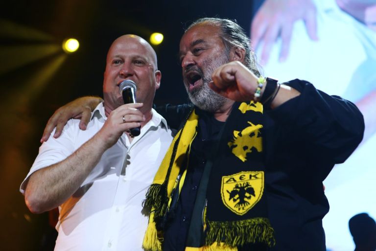 Νίκολιτς: Τραγούδησε «ΑΕΚ ΟΛΕ» και γνώρισε αποθέωση στη γιορτή του τίτλου [vid]