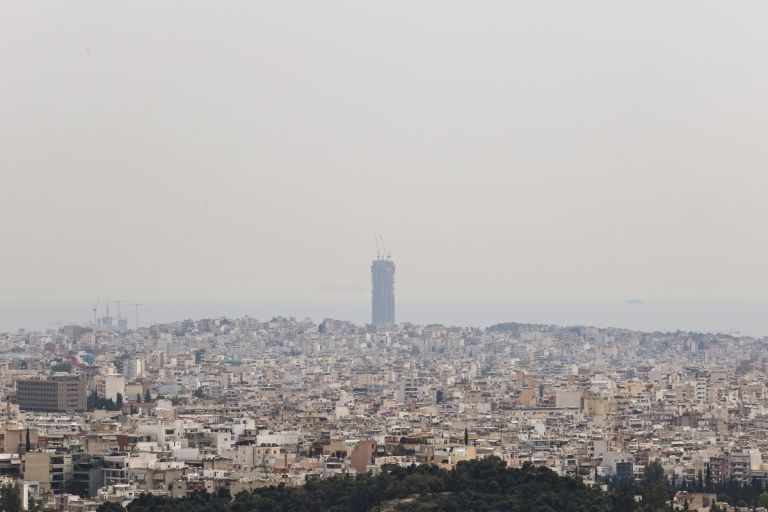 Καιρός σήμερα [8/5]: Αφρικανική σκόνη και τοπικές βροχές την Παρασκευή – Μικρή «ανάσα» δροσιάς πριν τα 30άρια