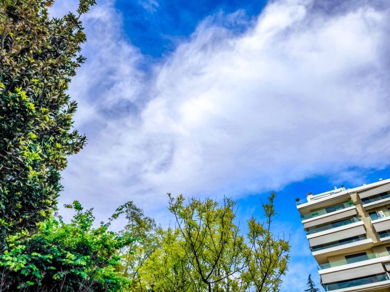 Καιρός: Υποχωρεί η αστάθεια – Τι δείχνουν οι πρώτες προβλέψεις για το Αγίου Πνεύματος