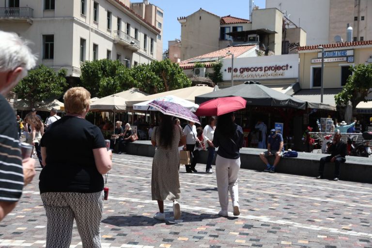 Καιρός: Δεκαήμερο αστάθειας με καταιγίδες, χαλάζι και αισθητή πτώση θερμοκρασίας