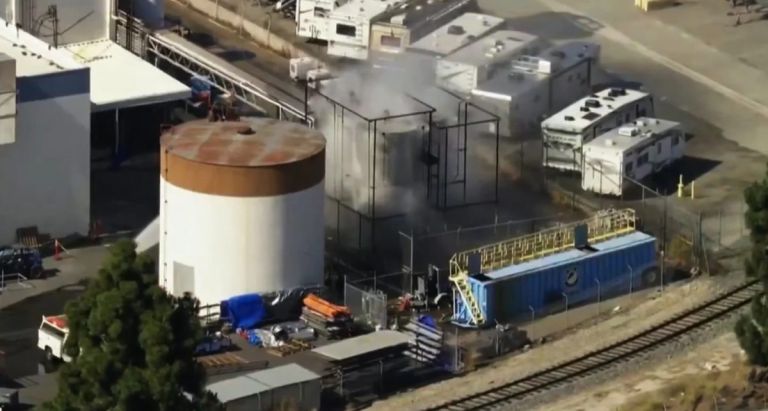 Συναγερμός στην Καλιφόρνια: 40.000 κάτοικοι εγκαταλείπουν σπίτια λόγω κινδύνου χημικής διαρροής