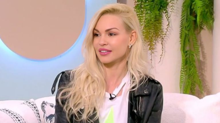 Βίκυ Κάβουρα: «Έκανα γυμναστική μέχρι την Τετάρτη και την Πέμπτη γέννησα» – Η αποκάλυψη που εντυπωσιάζει
