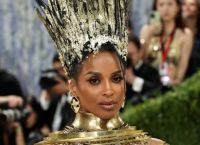 Met Gala 2026: Η Ciara με Σίλια Κριθαριώτη έκλεψε την παράσταση – Ελληνική haute couture στο κόκκινο χαλί