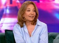 Όλια Λαζαρίδου: «Μεγάλωσα σε οικοτροφείο με στρατιωτικές συνθήκες» – Η εξομολόγηση για τραύματα και πληγές