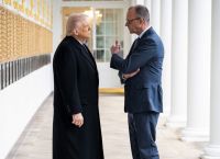 Ο Τραμπ μεταφέρει στρατό στην Πολωνία και “τελειώνει” τη Γερμανία — Νέα ψυχροπολεμική γραμμή στην Ευρώπη