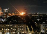 Τεχεράνη υπό πολιορκία drones: Νέα κλιμάκωση στον σκιώδη πόλεμο Ιράν–Δύσης
