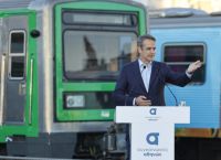 Μητσοτάκης: «Αλλάζουν οι συγκοινωνίες με νέους συρμούς, λεωφορεία και προσλήψεις προσωπικού»