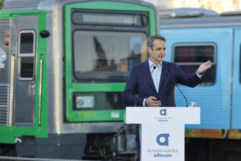 Μητσοτάκης: «Αλλάζουν οι συγκοινωνίες με νέους συρμούς, λεωφορεία και προσλήψεις προσωπικού»