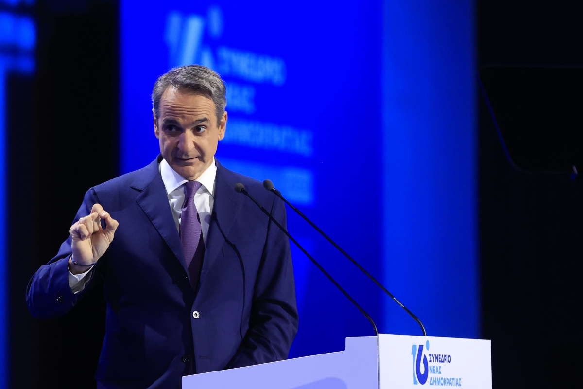Αιχμές Μητσοτάκη για Καραμανλή – Σαμαρά: «Την ιστορία τη γράφουν οι παρόντες» – Εκλογές το 2027