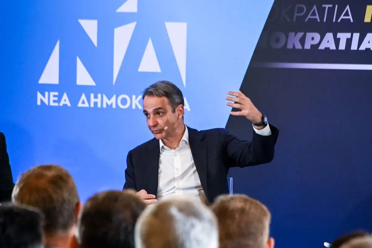 «Ισχυρή Ελλάδα» με ρωγμές: Μητσοτάκης–Δένδιας στη Θεσσαλονίκη, με φόντο την εσωκομματική ένταση