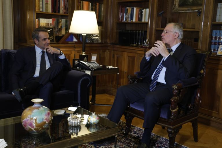 Μητσοτάκης: «Κάθε μήνας μετράει» – Μήνυμα σταθερότητας και εκλογικής ετοιμότητας στο Προεδρικό Μέγαρο
