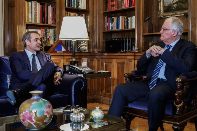 Μητσοτάκης σε Τασούλα: «Οι εκλογές θα γίνουν σε έναν χρόνο – Δεν μας απασχολούν τα πολιτικά σενάρια»