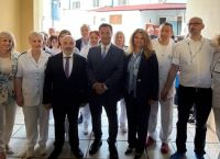 «Υπουργός έργων και ανθρωπιάς»: Αποθέωση για Άδωνι στη Νάουσα με έργα, συγκίνηση και μήνυμα στήριξης στο ΕΣΥ