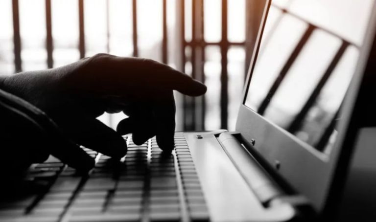 Συναγερμός για νέα απάτη: Ψεύτικα email με “άρωμα” ΕΛ.ΑΣ. και θέμα “εισβολή κυβερνοεγκλήματος”