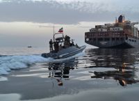 Ορμούζ σε κρίση: Πλήγμα στη Φουτζάιρα και αμερικανική επιχείρηση για τη ναυσιπλοΐα