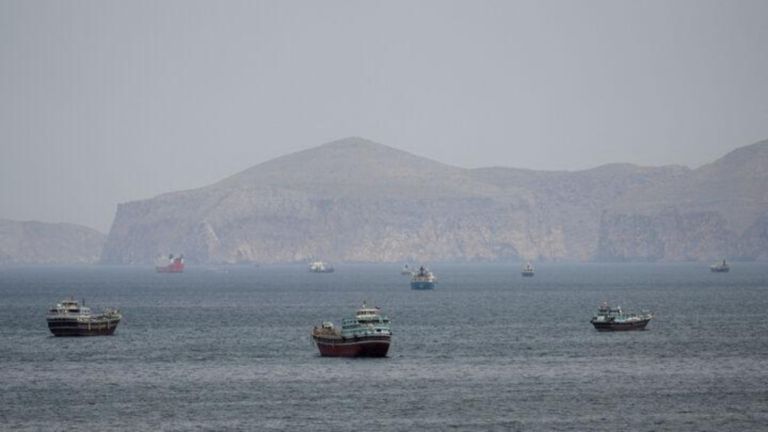 Στα πρόθυρα νέας ανάφλεξης: Οι ΗΠΑ χτυπούν το Ιράν μετά τις επιθέσεις στον Περσικό