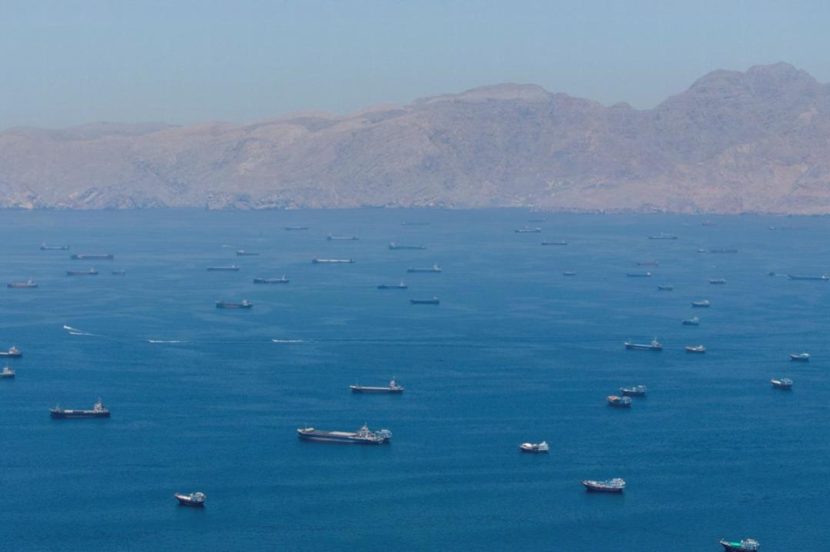Πυραυλικά «μηνύματα» στον Περσικό: ΗΠΑ και Ιράν διαπραγματεύονται με το δάχτυλο στη σκανδάλη