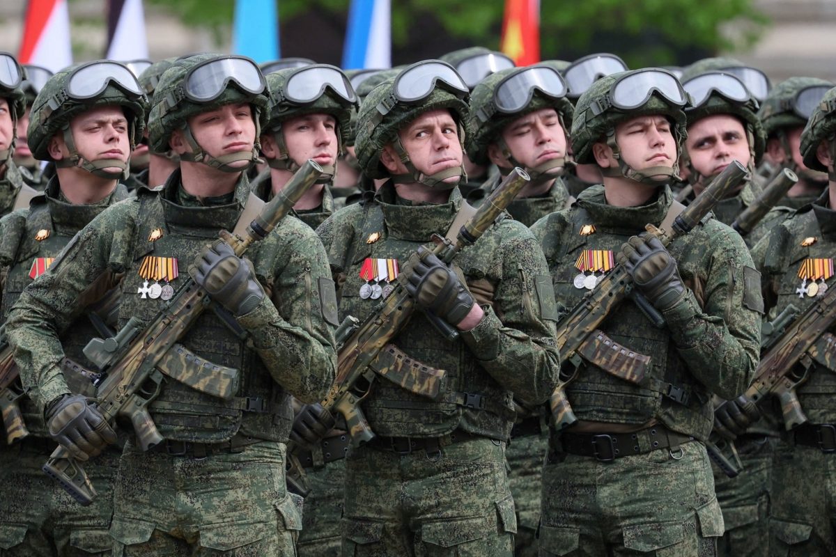 Μόσχα: Παρέλαση χωρίς βαριά όπλα στην Ημέρα Νίκης – Μήνυμα Πούτιν κατά ΝΑΤΟ