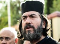 Πατέρας Αντώνιος: Πρόταση για παραπομπή σε δίκη για τα οικονομικά της Κιβωτού