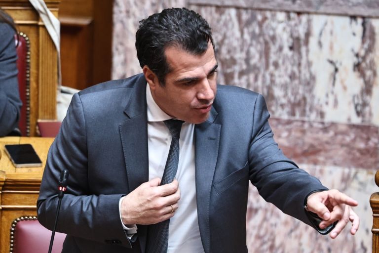 Πλεύρης: «Θα προχωρήσουμε με τη δομή στο Ηράκλειο» – Πίεση στο μεταναστευτικό και νέα ευρωπαϊκή σκληρή γραμμή