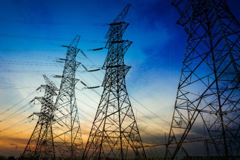Ρεύμα: «Έσπασε» το φράγμα των 122 ευρώ/MWh – Νέο κύμα ανατιμήσεων στην ενέργεια