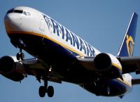 Η Ryanair δεν θα χρεώνει πια τις θέσεις ανηλίκων δίπλα στους γονείς τους
