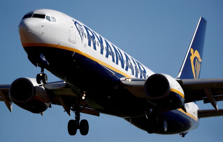 Η Ryanair δεν θα χρεώνει πια τις θέσεις ανηλίκων δίπλα στους γονείς τους