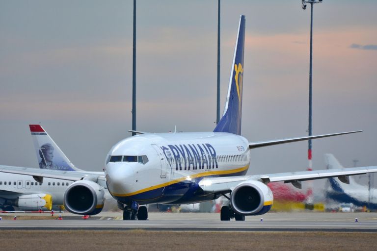Η Ryanair ανακοίνωσε την παύση λειτουργίας της βάσης της στη Θεσσαλονίκη από τον Οκτώβριο
