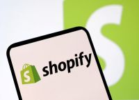 Shopify: Τα eShop πλέον «μιλούν» με ChatGPT και Claude