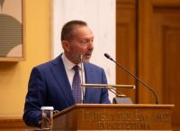 Στουρνάρας: Πληθωρισμός στο 3,8% το 2026 – Καμπανάκι για ενέργεια και γεωπολιτικούς κινδύνους