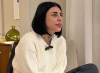 Super Κική: “Μπορώ και βλέπω το μέλλον και αποφεύγω ατυχήματα – Χαλάω 20 με 30 χιλιάρικα τον μήνα”