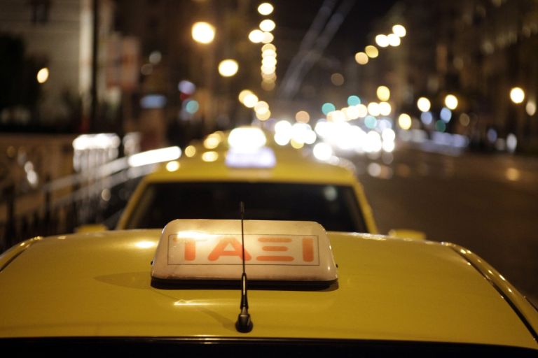Συνελήφθη οδηγός ταξί που χρέωσε 175 ευρώ για διαδρομή από το “Ελ. Βενιζέλος” στο κέντρο της Αθήνας