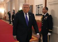 Στα πρόθυρα ανάφλεξης: ΗΠΑ–Ιράν συγκρούονται στα Στενά του Ορμούζ