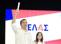 Οι 25 καλλιτέχνες που συνυπογράφουν τη διακήρυξη Τσίπρα για την ΕΛΑΣ