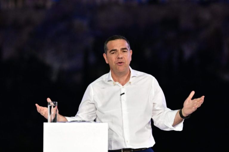 Politico: Ο Τσίπρας επιστρέφει για να ενώσει την αντιπολίτευση – Ρευστό το πολιτικό τοπίο