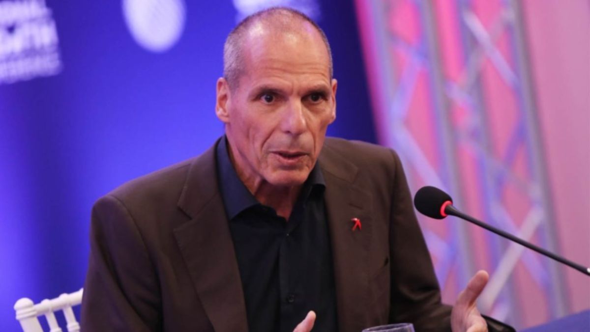 Βαρουφάκης: Ο Ντάισελμπλουμ ήταν ο Μακάριος Λαζαρίδης της Τρόικας