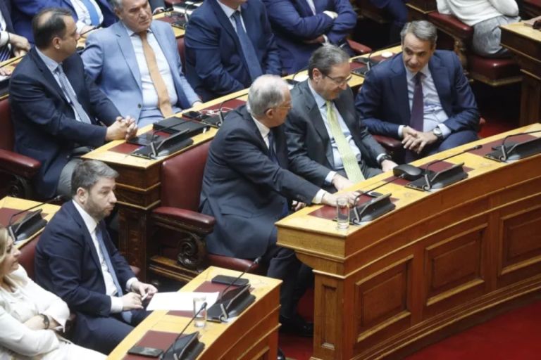 Πολιτική σύγκρουση για τις Ανεξάρτητες Αρχές: Καταγγελίες, αιχμές και ρήγμα ΝΔ–ΠΑΣΟΚ