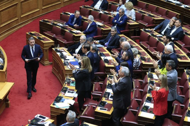 Με 151 βουλευτές η απόφαση για σύσταση Εξεταστικής Επιτροπής για τις παρακολουθήσεις [Δείτε Live]