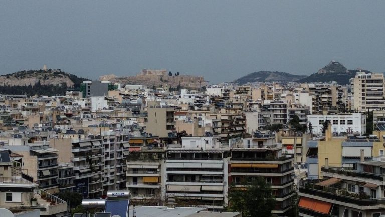 Έκρηξη στις μεταβιβάσεις ακινήτων το 2025: Πάνω από 552.000 δηλώσεις