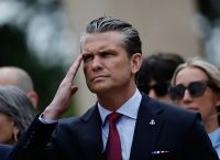 Από τη Νορμανδία στο Νέο Δόγμα Τραμπ: «Η Ευρώπη να Υπερασπιστεί Μόνη της τον Εαυτό της»