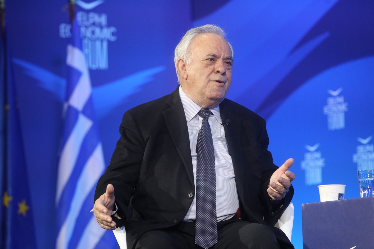 «Απρέπεια» ή πολιτικό σήμα; Ο Δραγασάκης, η έδρα και η νέα ρευστότητα στην Αριστερά
