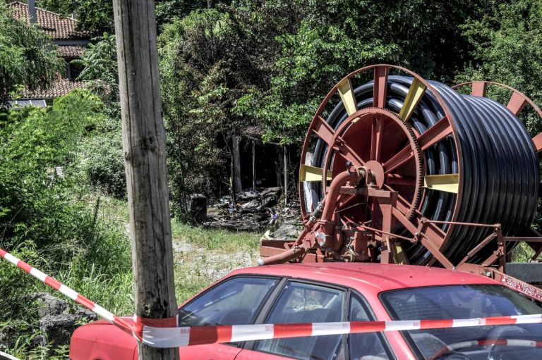 Τραγωδία στην Κόνιτσα: Τέσσερα αδέλφια βρήκαν φρικτό θάνατο μέσα στο κοντέινερ που αποκαλούσαν σπίτι τους