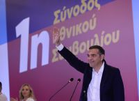Τσίπρας:«Με τη διαφθορά ή με την εντιμότητα;»–Το νέο αφήγημα της ΕΛΑΣ και το πολιτικό δίλημμα προς τις κάλπες